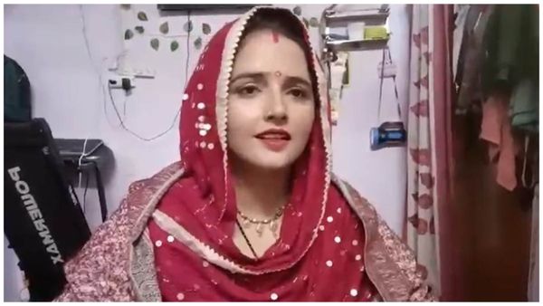 Seema Haider Video: मॉडर्न हुई सीमा, ना साड़ी.. ना लहंगा.. इस बार इस ड्रेस में दिखाया बड़ा सा बेबी बंप