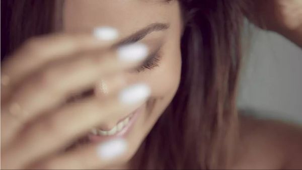 Anushka Sharma की तरह कहीं ये एक्ट्रेस तो नहीं छिपा रही अपनी प्रेग्नेंसी, वीडियो देखकर लोगों को हुआ शक