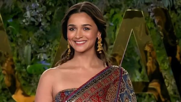 ये क्या बोल गईं आलिया भट्ट- जब मैं पैदा हुई थी तो सबसे पहले सुने थे ये तीन शब्द... और फिर..