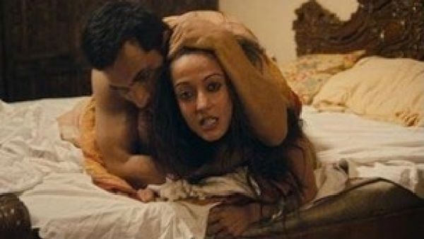 बॉलीवुड फिल्मों में खुल्लम-खुल्ला दिखाए गए बलात्कार, जिस्म की गर्मी से समाज का हुआ ऐसा हाल