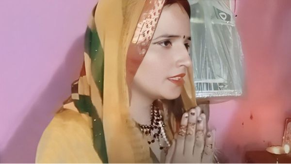 VIDEO: मर जाऊंगी मैं... सचिन के घर की छत पर चढ़कर माइक पर बोली सीमा हैदर, लोग बोले- अब दिखा असली रंग