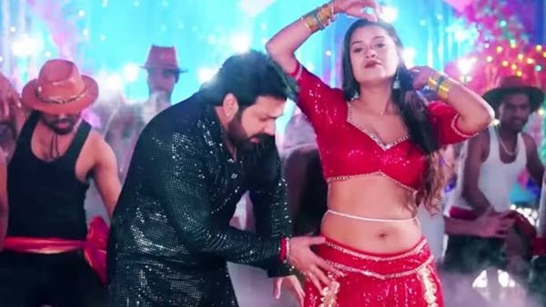 Pawan Singh: पवन सिंह ने डिंपल के साथ मचाया बवाल, एक्ट्रेस ने लहंगा-चोली पहन धड़काया दिल