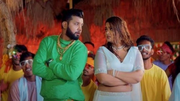 Bhojpuri Song: नीलकमल सिंह ने नीलम गिरी संग खेली होली, गाना कर रहा ट्रेंड, दर्शक भी झूमे