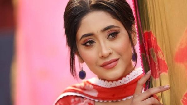 'ये रिश्ता...' की नायरा की हमशक्ल की तस्वीरें वायरल, फैन्स खा रहे गच्चा, बोले- 'ये तो डिट्टो...'