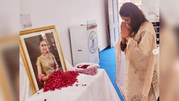 सुहानी भटनागर की प्रार्थना सभा में पहुंची रियल दंगल गर्ल बबीता फोगाट, परिजनों के साथ तस्वीरें आईं सामने