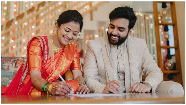 Yashraj Mukhate Wedding: यशराज मुखाटे ने रचाई शादी, सोने के गहनों से लदीं अल्पना को बनाया दुल्हन