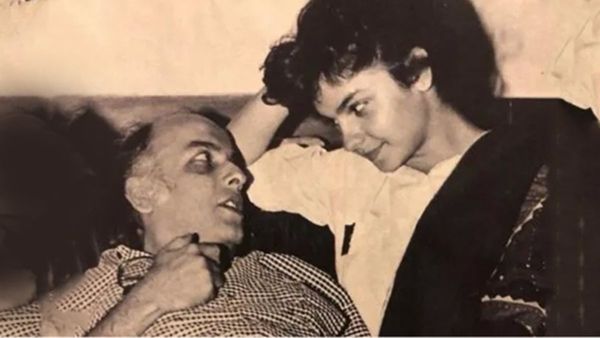 जब पापा महेश भट्ट ने पूजा भट्ट को सिखाया था किसिंग सीन करने का तरीका, बोलीं- 'वो मुझे साइड में लेकर गए और...'