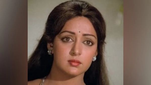 वही आंखें, वही हंसी, वही अदा...हेमा मालिनी की इस हमशक्ल को देख फैन्स हुए कंफ्यूज