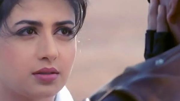 जोश फिल्म की एक्ट्रेस का 14 सालों में बदला हुलिया, वायरल हुई तस्वीरें, लोग बोले- 'कितनी अजीब लग रही...'