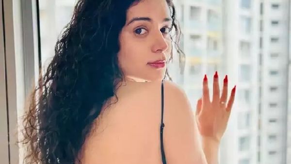 सीरियल्स से पहले BPO में काम करती थी अनुज की श्रुति, रहे 4 अफेयर, रियल लाइफ में दिखती हैं बेहद ग्लैमरस