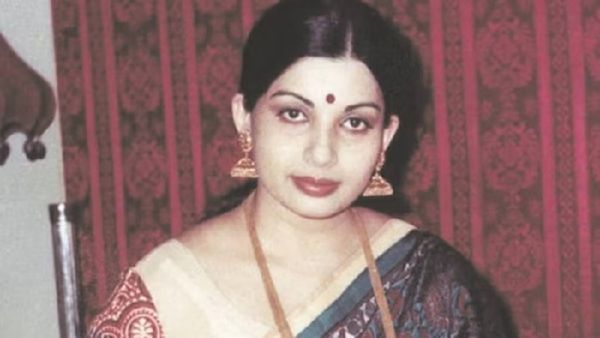 शादीशुदा नेता के प्यार में कुंवारी रह गईं एक्ट्रेस, मुख्यमंत्री के बुलावे पर जब पहुंचीं ऐसी जगह