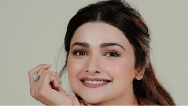 सिर्फ 17 साल की उम्र में किया बॉलीवुड डेब्यू, पहले ही फिल्म से मचाया धमाल, शादीशुदा डायरेक्टर को किया डेट