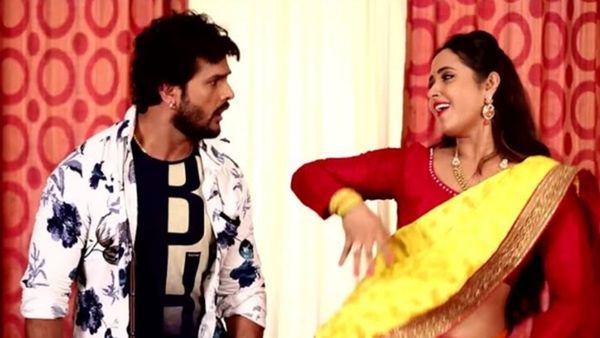 Bhojpuri Song: खेसारी लाल यादव ने काजल राघवानी को किया परेशान, साड़ी में बेहद खूबसूरत दिखीं अभिनेत्री