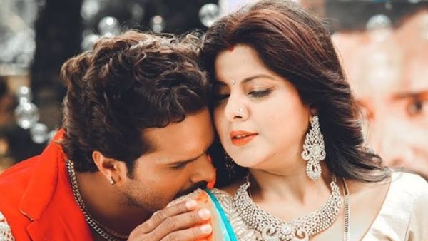 Bhojpuri Video: खेसारी लाल यादव ने अभिनेत्री संग किया खेतों में रोमांस, फैन्स भी हुए झूमने पर मजबूर
