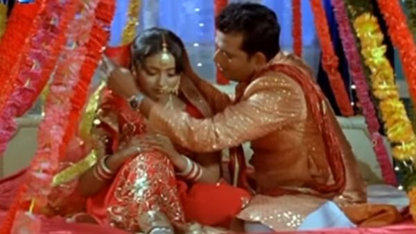 Bhojpuri Video: रवि किशन ने आम्रपाली दुबे संग मनाई सुहागरात, घूंघट उठाते ही...