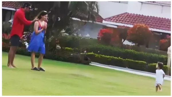 बगिया में बेटी राहा के साथ बिंदास खेलते दिखे रणबीर आलिया, नन्हे कदमों ने मम्मी पापा को किया हैरान