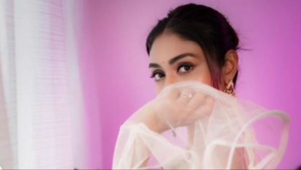 इस खूबसूरत एक्ट्रेस को देखकर लार टपकाने लगा था अधेड़ उम्र का डायरेक्टर, पहले गलत तरीके से छुआ और फिर...