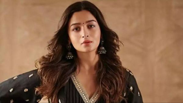 जब Alia Bhatt ने नेशनल टेलीविजन पर किया था चौंकाने वाला खुलासा, 'इस एक्टर को देती हूं रोज मसाज'
