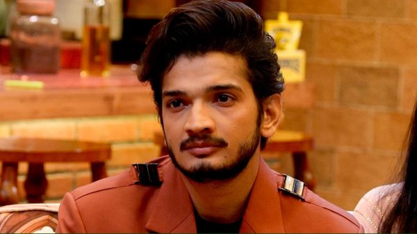 एल्विश के बाद अब Munawar Faruqui को पुलिस ने हिरासत में लिया, देर रात नशा करते पकड़े गए बिग बॉस विनर