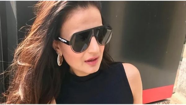 अमीषा पटेल को कोर्ट ने दिया आखिरी मौका, रांची आकर करें ये काम नहीं तो...