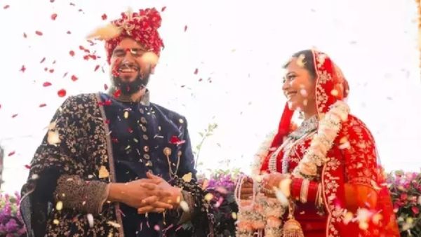 यूट्यूबर की डोली उठा कर ले गया बॉयफ्रेंड, सुर्ख जोड़ी में गजब लगी ये दुल्हनिया