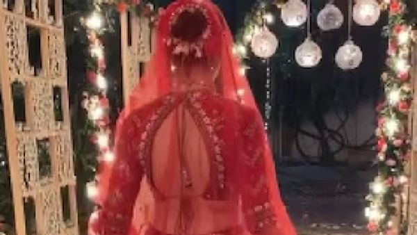 नामी खानदान की बहू बनते ही, चौपट हुआ करियर! आज फ्लॉप एक्ट्रेस के पति हैं 10000 करोड़ के मालिक