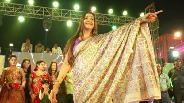 Haryanvi Dance Video: 'पक्का हरियाणे का...' पर साड़ी पहन सपना चौधरी ने लगाए ठुमके, देखें वीडियो
