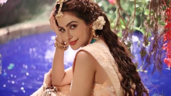 2 साल बाद इस टीवी हसीना ने मंगेतर संग तोड़ी सगाई, सोशल मीडिया से डिलीट की सारी तस्वीरें?