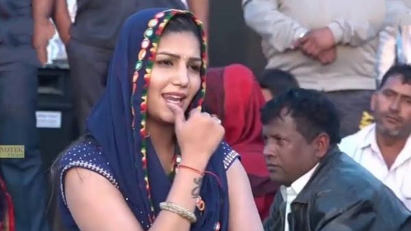 Haryanvi Dance Video: 'हवा कसूती सै...' पर सपना चौधरी के स्टेज पर लगाई आग, वीडियो देख हो जाएंगे दीवाने