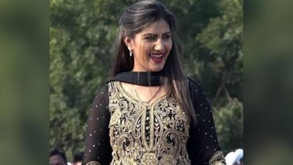 Haryanvi Dance Video: काला सूट पहन जब स्टेज पर मटकी सपना चौधरी,. हज़ारों लोगों की लग गई भीड़ और फिर...