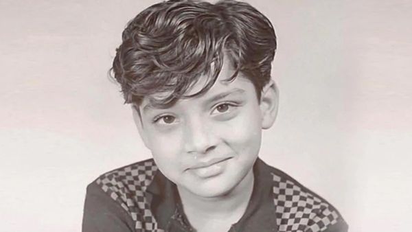 'शोले' में चाइल्ड आर्टिस्ट बनकर मिली पापुलैरिटी,बड़े होते ही छाया ये बच्चा,आज बीवी-बेटी है इंडस्ट्री का बड़ा नाम