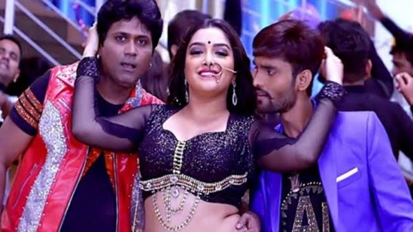 Bhojpuri Gana: छोटे कपड़ों में आम्रपाली दुबे ने किया ज़ोरदार डांस, वायरल वीडियो देख फटी रह जाएंगे आंखें