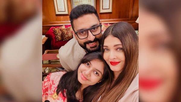 तलाक की खबरों के बीच ऐश-अभिषेक ने कर डाला ऐसा पोस्ट? फर्जी अफवाहों की उड़ गईं धज्जियां!