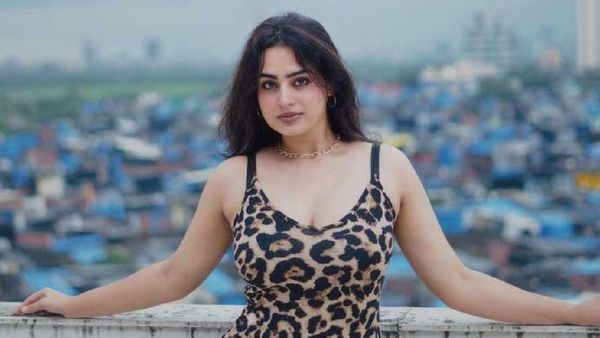 मशहूर होते ही बदले आएशा खान के तेवर? डायरेक्टर को दिया धोखा, पूरी पेमेंट लेने के बाद हुईं गायब!
