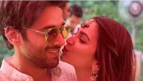 बैग में सेनिटरी पैड लेकर घुमता है ये एक्टर, बीवी बोली- जब मैं पहली बार मिली तो मुझे पीरियड्स...