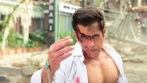 इन नामी हस्तियों को सताई सलमान खान की चिंता, गोलीबारी की खबर सुन भागे-भागे पहुंचे गैलेक्सी अपार्टमेंट