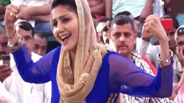 Haryanvi Dance Video: 'चटक-मटक...' डांस करती दिखीं सपना चौधरी, वीडियो देख लोगों के दिल में मची खलबली