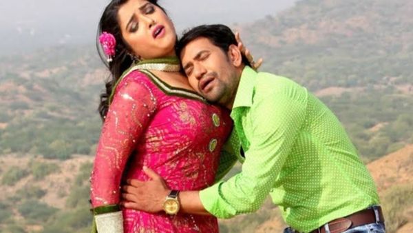 Bhojpuri Video: पहाड़ी पर इश्क़ लड़ाते नज़र आए आम्रपाली दुबे और निरहुआ, देखें बेहद हॉट वीडियो