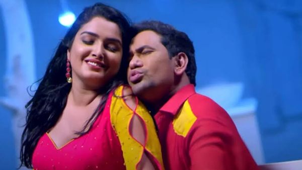 Bhojpuri Video: कभी गार्डन तो कभी समुद्र किनारे रोमांस करते दिखे आम्रपाली-निरहुआ, देखें बेहद हॉट वीडियो