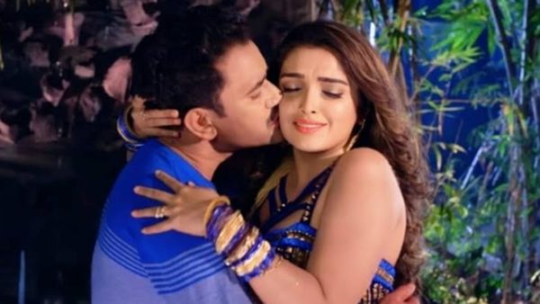 Bhojpuri Video: निरहुआ की बांहों में मचली आम्रपाली दुबे, फिर रात के अंधेरे में किया...