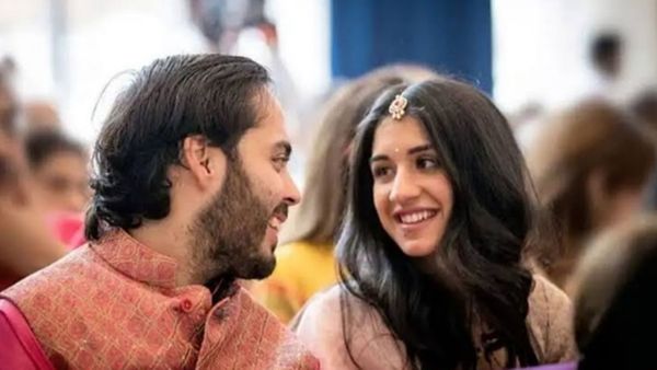 इस दिन सात फेरे लेंगे अनंत-राधिका, वेडिंग कार्ड आया सामने, जानें शादी की सभी रस्मों की डिटेल्स