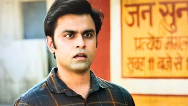 पंचायत सचिव की कुर्सी पर बैठ प्रधान से भी ज्यादा कमा रहे हैं अभिषेक त्रिपाठी उर्फ जीतू भइया, जानें नेटवर्थ