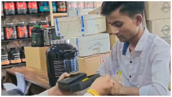 दुकान से ऐसा सामान खरीदते सचिन का वीडियो लीक, कोई बोला- कंडोम तो कोई शिलाजीत, एक ने कहा- जरूर सीमा ने मंगाया