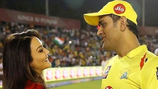 धोनी के 0 पर आउट होने पर खुशी से झूमीं प्रीति जिंटा करने लगी ऐसी हरकत, वायरल हो गया वीडियो