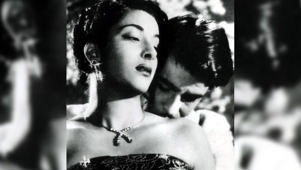 तवायफ की बेटी बनी बॉलीवुड की चहीती एक्ट्रेस, अब बेटा भी है सुपरस्टार, नाम जानकर चौंक जाएंगे आप