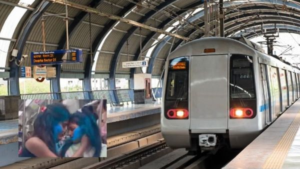 दिल्ली मेट्रो में अश्लील हुईं दो लड़कियां , रंग लगाने के बहाने करने लगीं OYO रूम वाली हरकतें