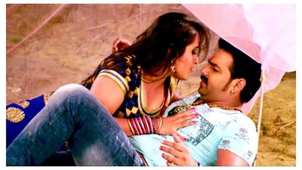 Bhojpuri Video: काजल राघवानी की छलकी जवानी तो पवन सिंह ने दिल हुई खलबली, देखें वायरल वीडियो