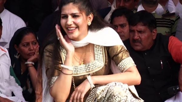 Haryanvi Song: बड़े क्या बच्चे भी सपना चौधरी के इस डांस को देख हुए दीवाने, यूट्यूब पर मचा रहा गदर