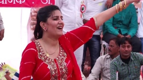 Haryanvi Song: लहंगा-चोली पहन यूं थिरकी सपना चौधरी, वीडियो देख मचक उठा फैन्स का दिल