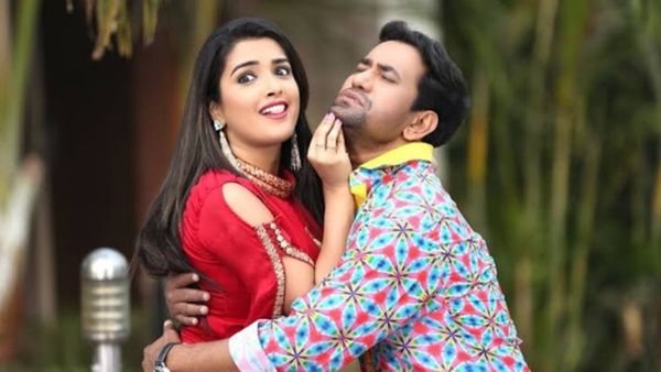 Bhojpuri Video: निरहुआ के देसी लुक पर फ़िदा हुईं आम्रपाली दुबे, पहाड़ियों के बीच किया रोमांस, देखें वीडियो